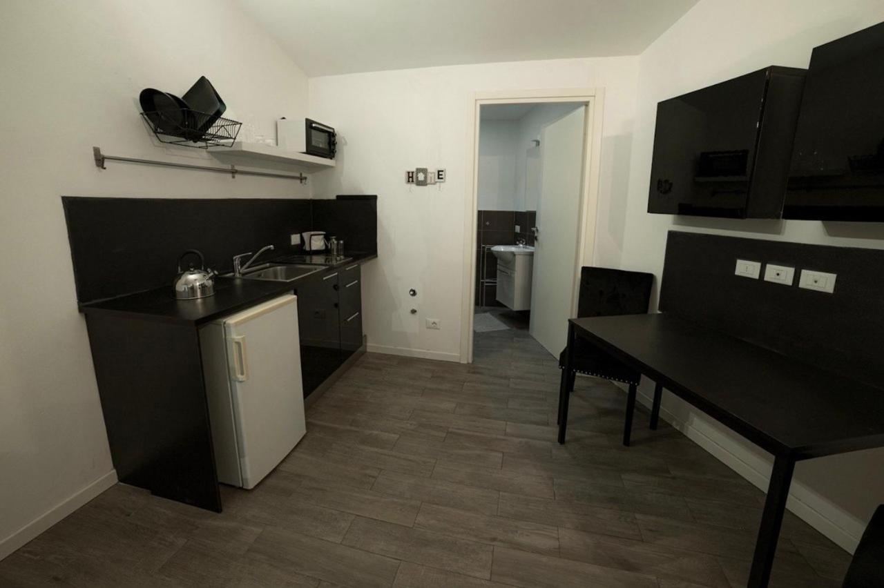 ᗰiki Hoᑌտᗴ Apartment Florenţa Exterior foto