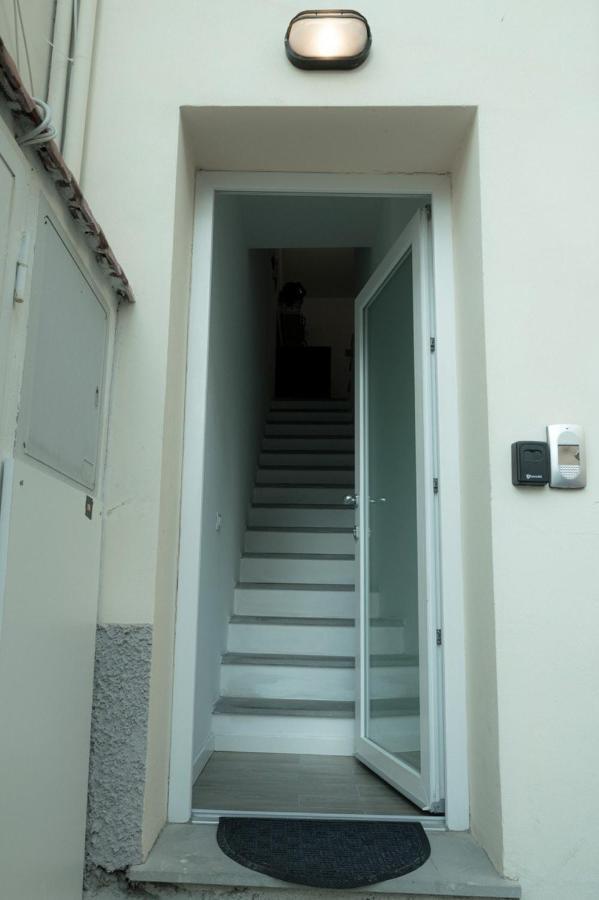 ᗰiki Hoᑌտᗴ Apartment Florenţa Exterior foto