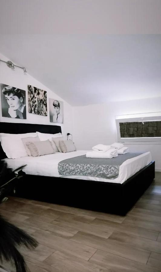 ᗰiki Hoᑌտᗴ Apartment Florenţa Exterior foto