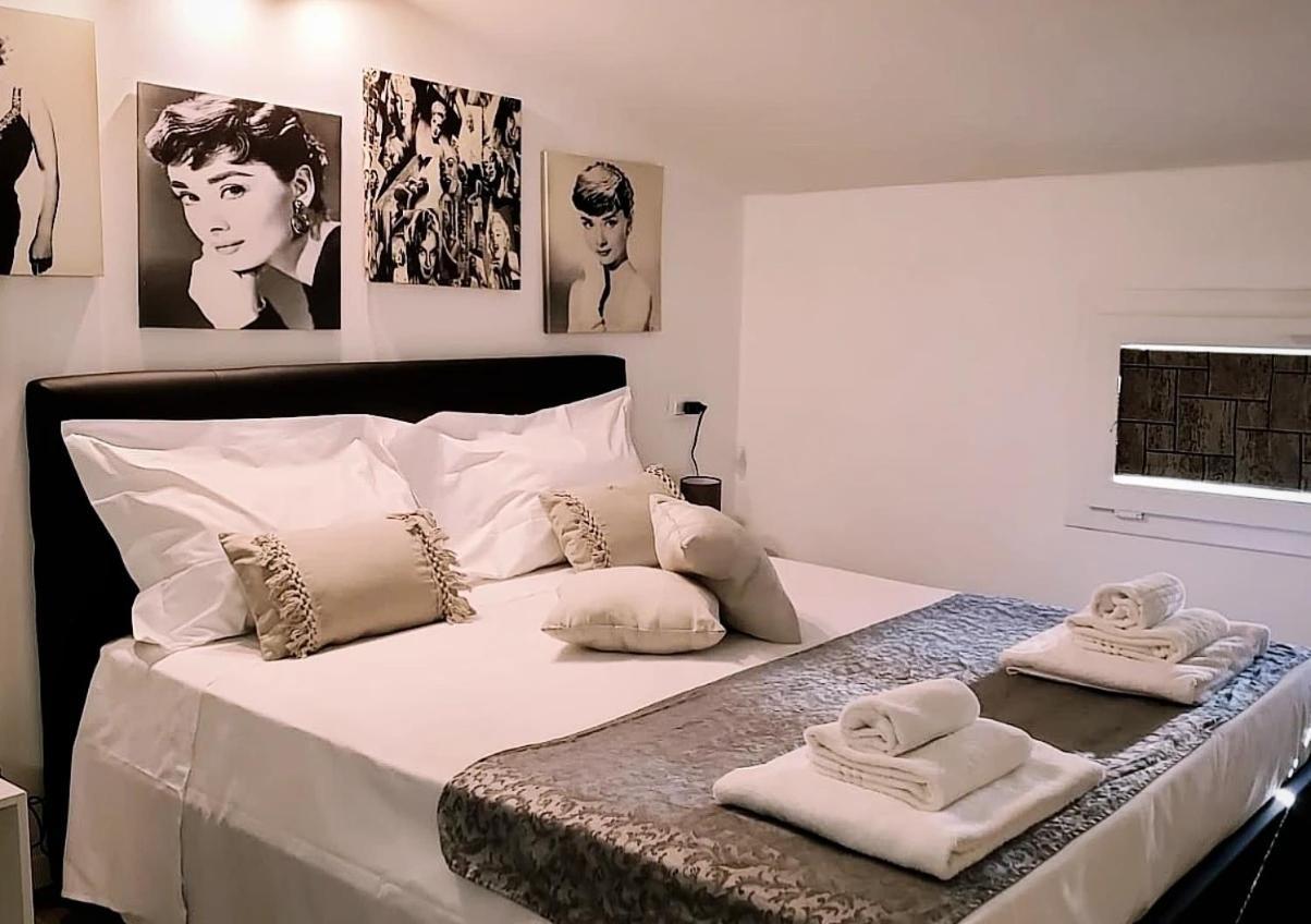 ᗰiki Hoᑌտᗴ Apartment Florenţa Exterior foto